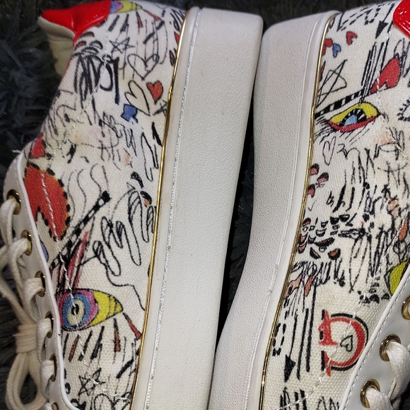 Womens Guess Graffiti Sneakers..7 - Picture 5 of 9